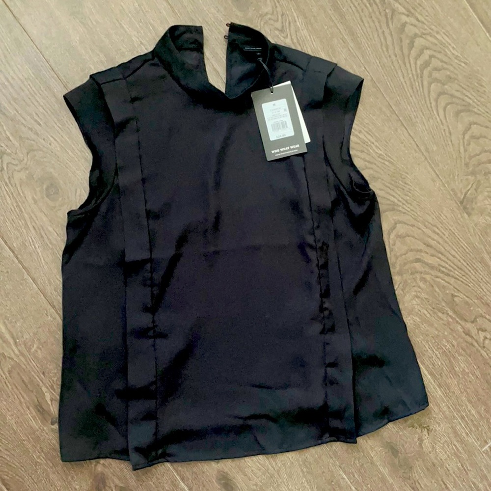 Who what wear black top Size M NWT